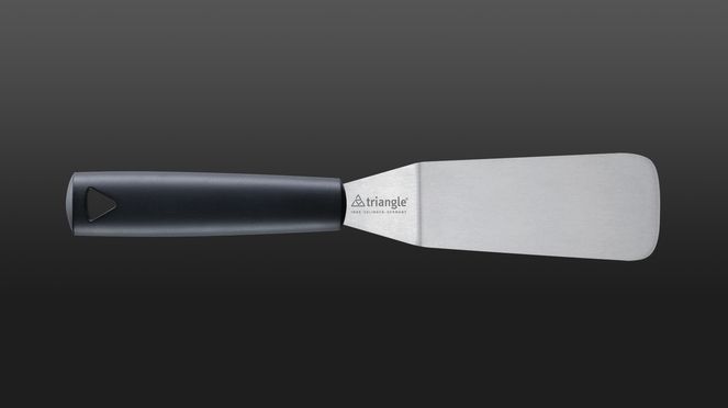 
                    The cranked spatula is flexibly grinded and hand-sharpened