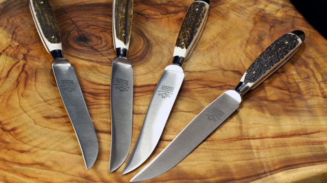 
                    Eichenlaub steak knife set made by Windmühlenmesser in Solingen