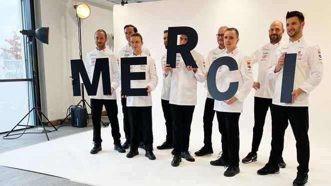 
                    sknife fournisseur de l'équipe nationale suisse des cuisiniers 2022 - séance de photos
