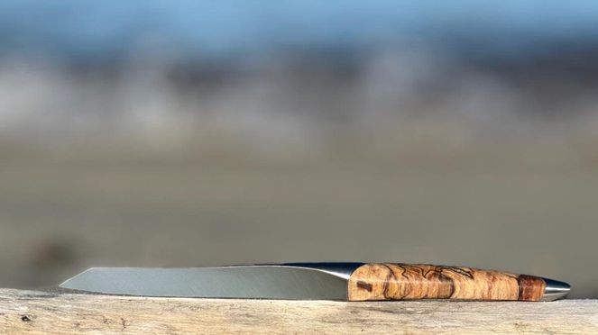 
                    Set de couteaux à steak édition spéciale avec manche en bois flotté pour l'anniversaire de 10 ans de sknife Bienne