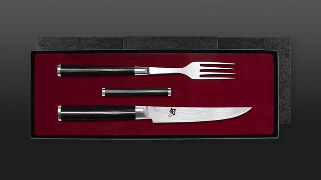 
                    Steak cutlery with steak knife, steak fork and knife rest