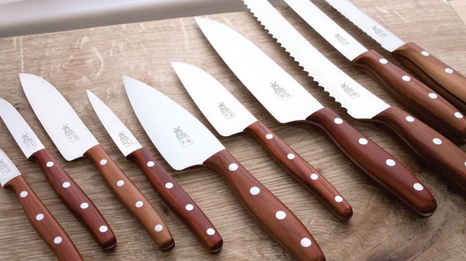 
                    KB2 bread knife walnut from the K series made by Windmühle
