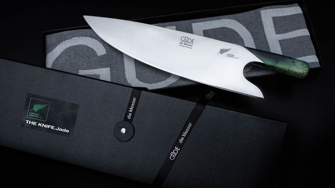 
                    The Knife Jade in a limited edition of 111 pieces to celebrate the 111th anniversary of Güde