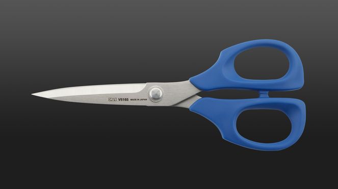 
                    The Kai sewing scissors is made from hard, stainless AUS6A-high-grade steel