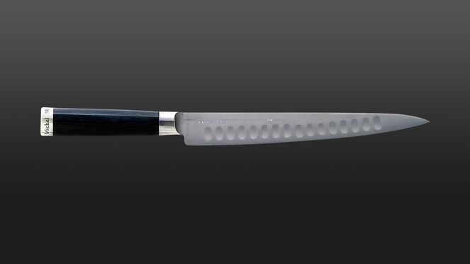 
                    The Michel Bras carving knife is soft and robust at the same time