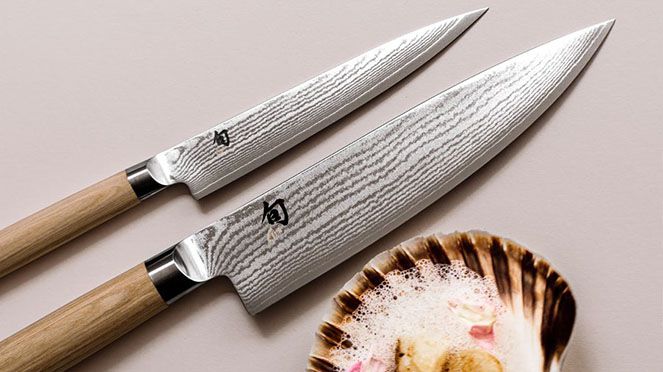 
                    Shun White knife block with Kai Shun White utility knife and Chef's knife