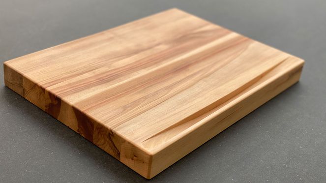 
                    Cutting Board M with finely grounded and sealed surface